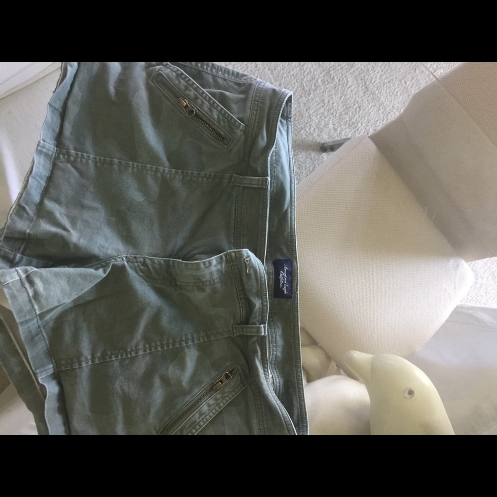 American Eagle camo shorts
